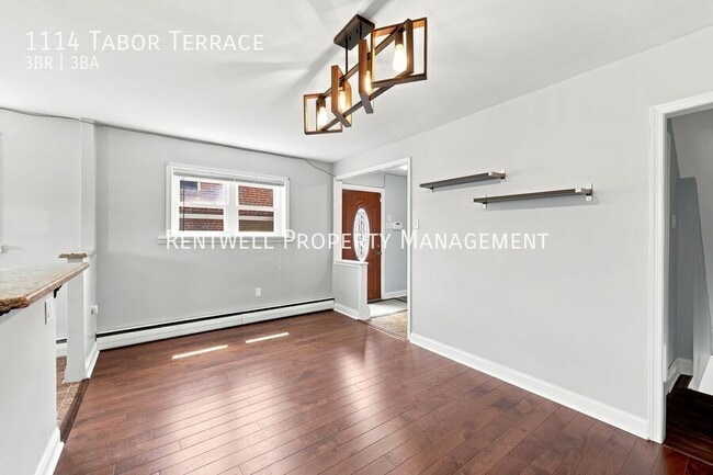 Photo - 1114 Tabor Terrace- House