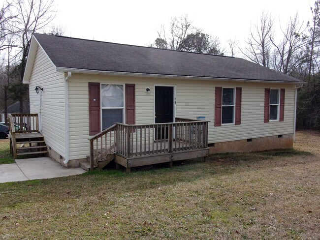 Building Photo - 3 Bedroom 1 Bath Home