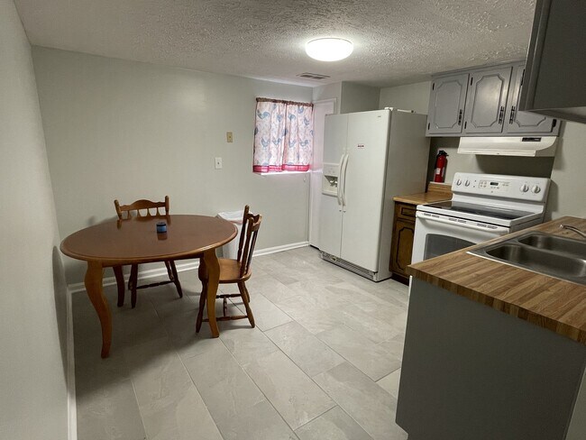Foto del edificio - 4458 Tarragon Ln