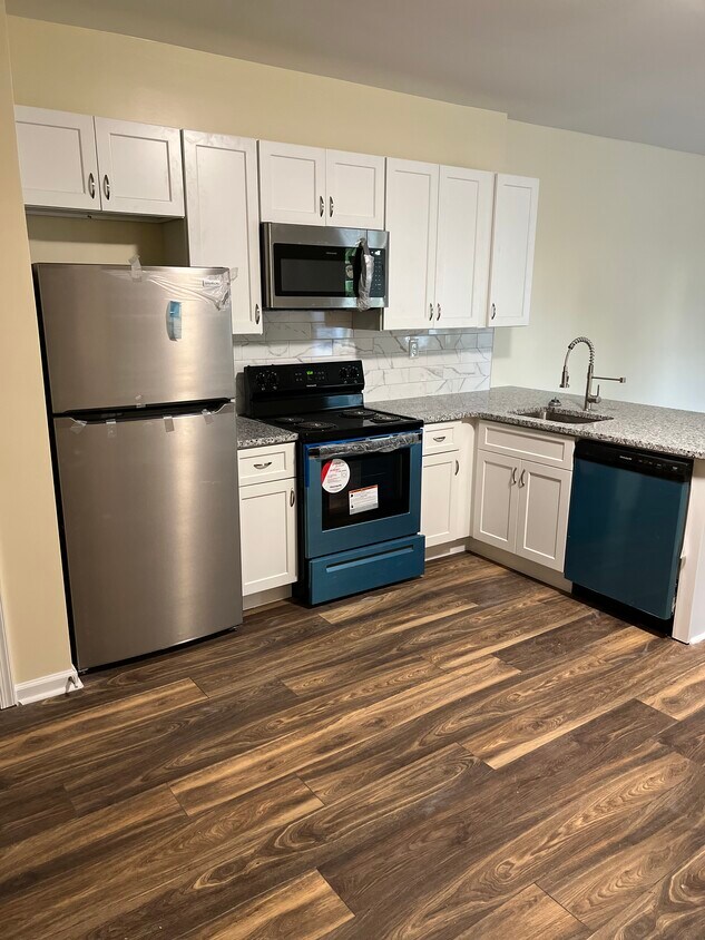 New Kitchen with Stainless Steel Appliances, Granite Countertop, and New Cabinets - 2210 Jessup St