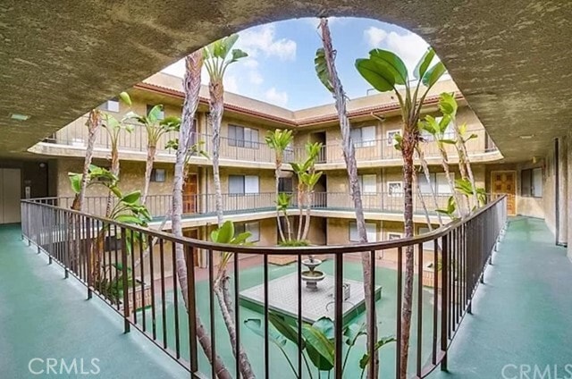 Building Photo - 2015 E Broadway