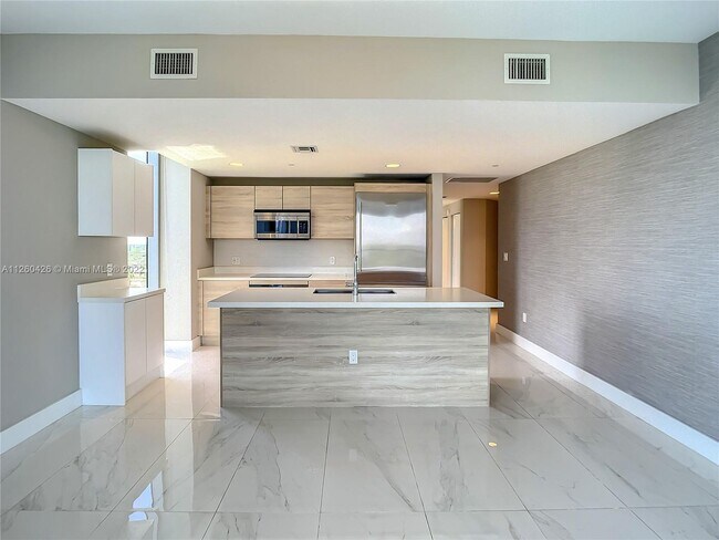 Building Photo - 16385 Biscayne Blvd