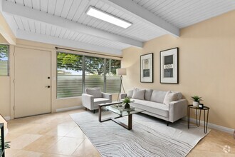Building Photo - 4844 Kilauea Ave