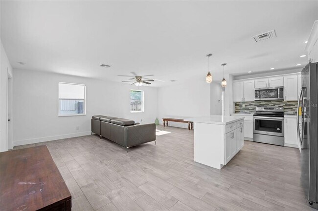 Foto del edificio - 5641 NE 8th Ave