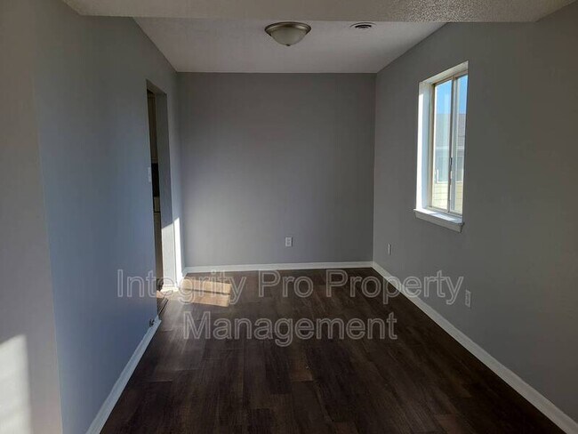 Foto del edificio - 87 Manor Dr