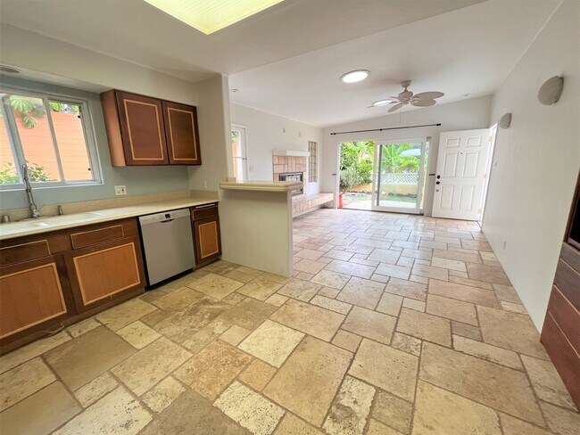 Building Photo - 266 Fraxinella St
