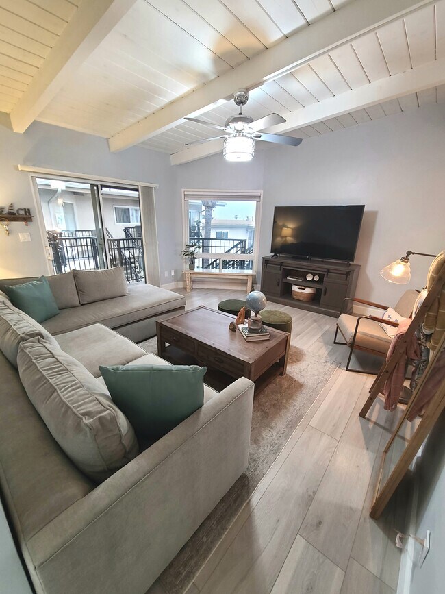 Building Photo - 460 Camino Del Mar