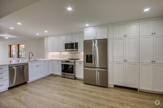 Building Photo - 1030 US-1