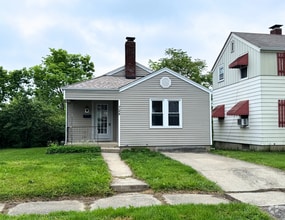 Building Photo - 728 Coralie St