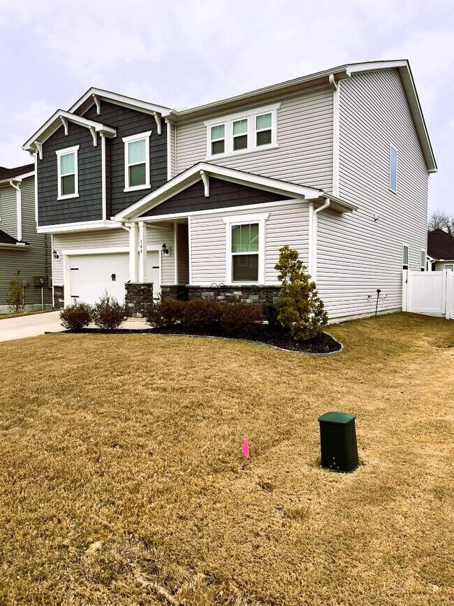 Foto del edificio - 146 Willow Grove Ln