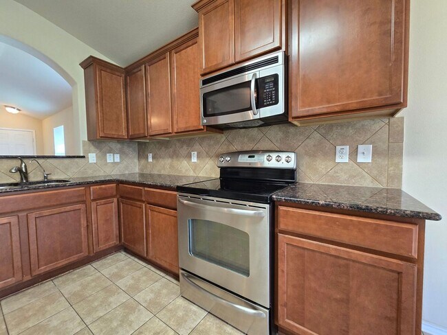 Foto del edificio - 4804 Bayer Hollow Dr