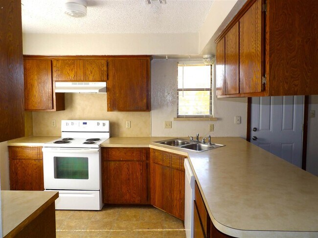 Foto del edificio - 813 SW Chaucer Dr