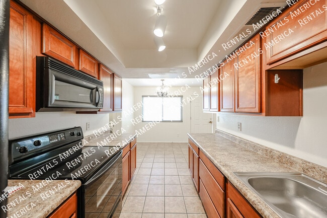 Foto del edificio - 1254 N 85th Pl