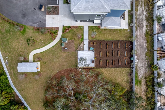Community Garden - Bear Creek Commons