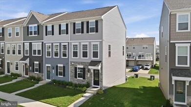 Building Photo - 163 Anthem St