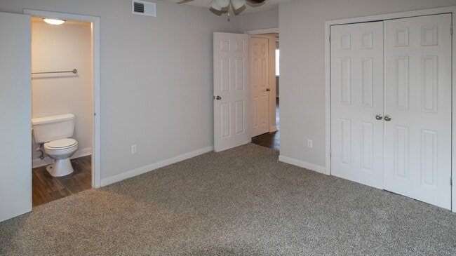 Building Photo - 1000 Beacon Pkwy E