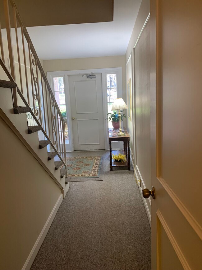 Building Photo - 8300 Meadow Lakes Dr