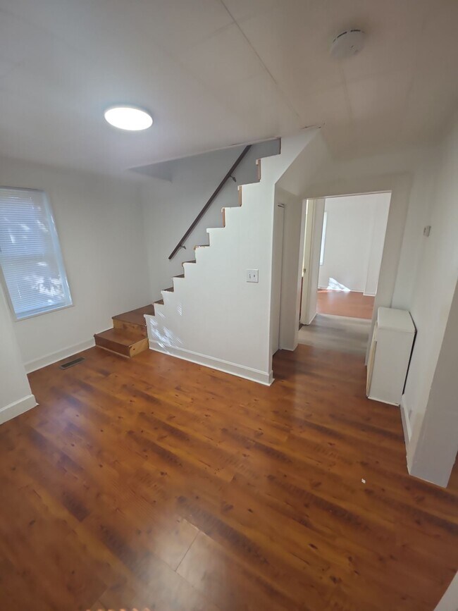 Foto del edificio - 613 Evans St