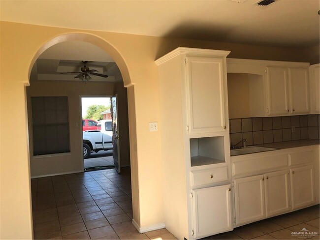 Foto del edificio - 8612 N La Homa Rd
