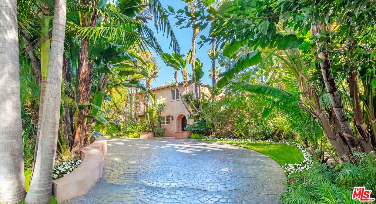 Primary Photo - 806 N Alpine Dr
