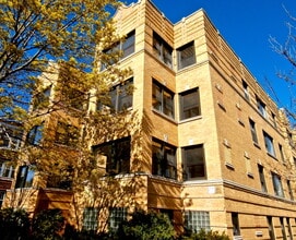 Building Photo - 5001 N Sawyer Ave
