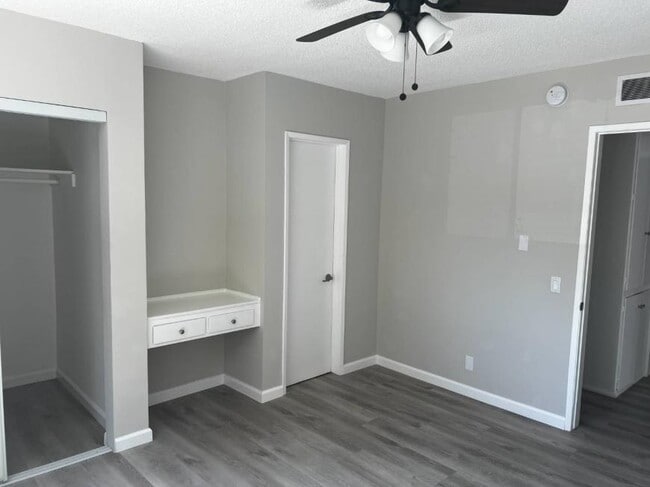 Building Photo - 2.0 bedroom in West Hollywood California 9...