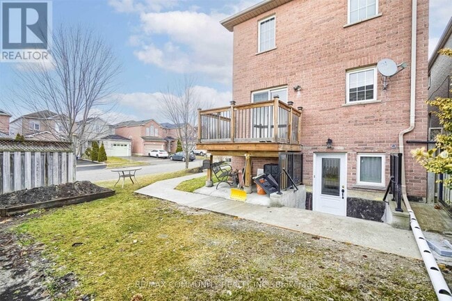 Building Photo - 50 Perfitt Crescent