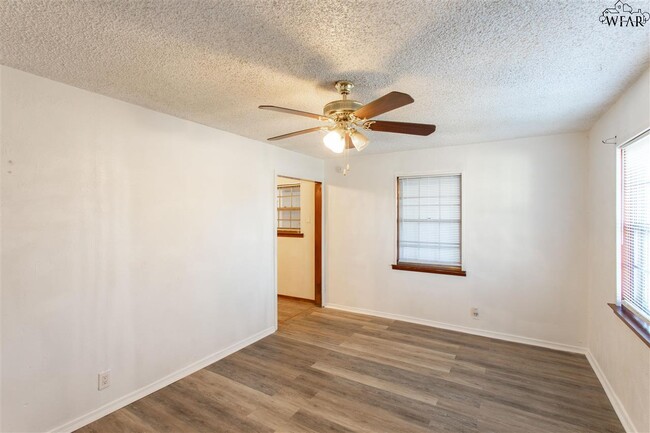 Foto del edificio - 2939 Moffett Ave