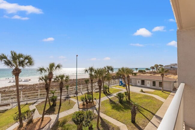 Foto del edificio - 8743 Thomas Dr