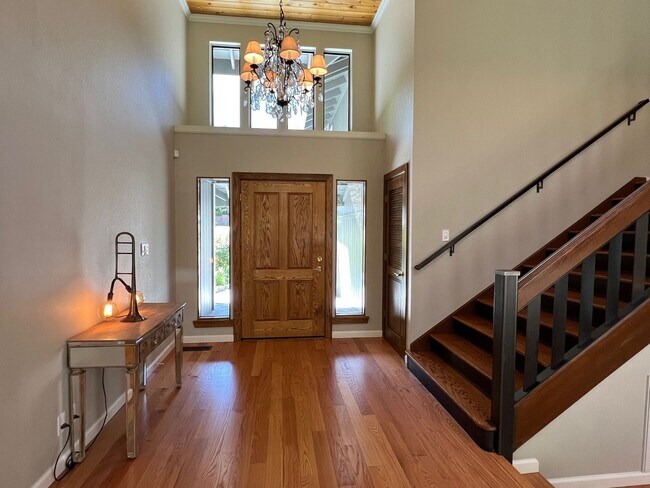 Foto del edificio - Gorgeous Lakeridge Shores Home Available Now