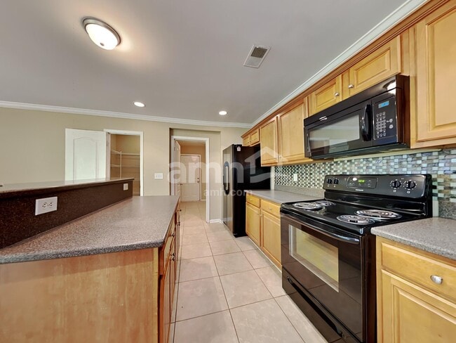 Building Photo - 138 Graduate Ln