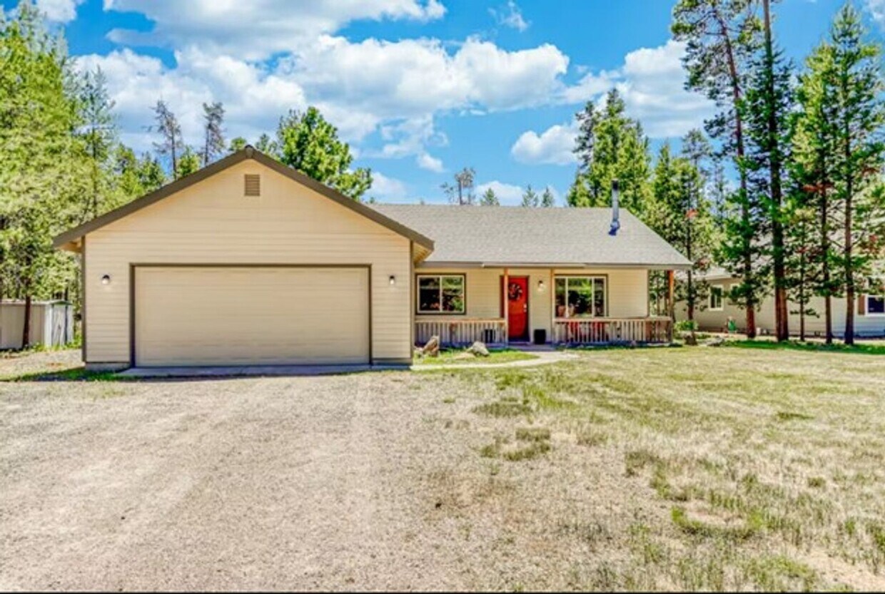 Foto principal - Fabulous Three Rivers Home on 1/2 acre!