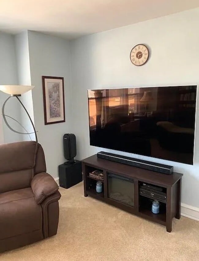 Foto del edificio - 690 Pont Reading Rd