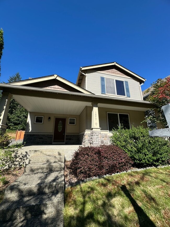 Building Photo - 1577 Burnside Pl