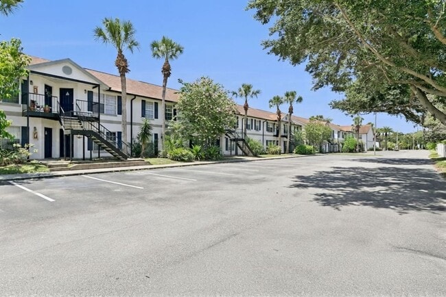 Building Photo - Spacious and Affordable 2/2 Condo In Lancelot at Winter Park