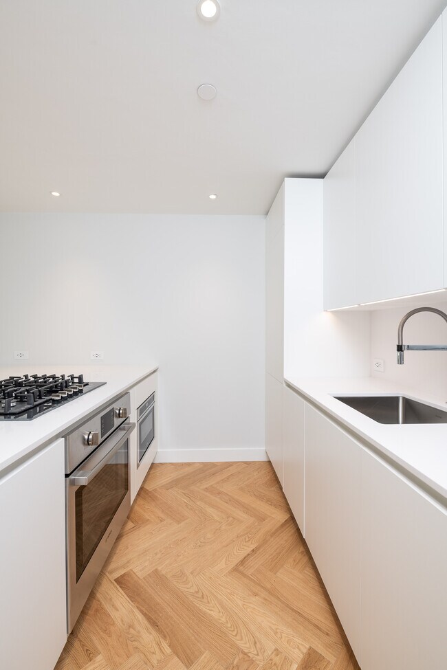 Foto del edificio - 32 Commonwealth Ave