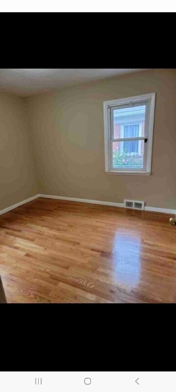 Foto del edificio - 8139 Riverdale St