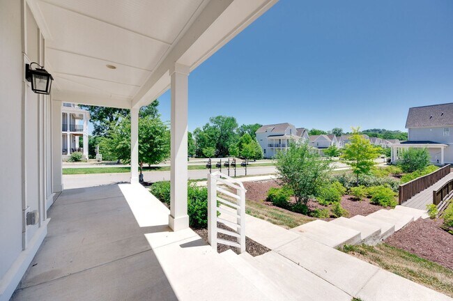 Foto del edificio - Beautiful 2BE/2BA well-maintained home in ...