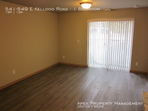 Foto del edificio - 541-549 E Kellogg Rd