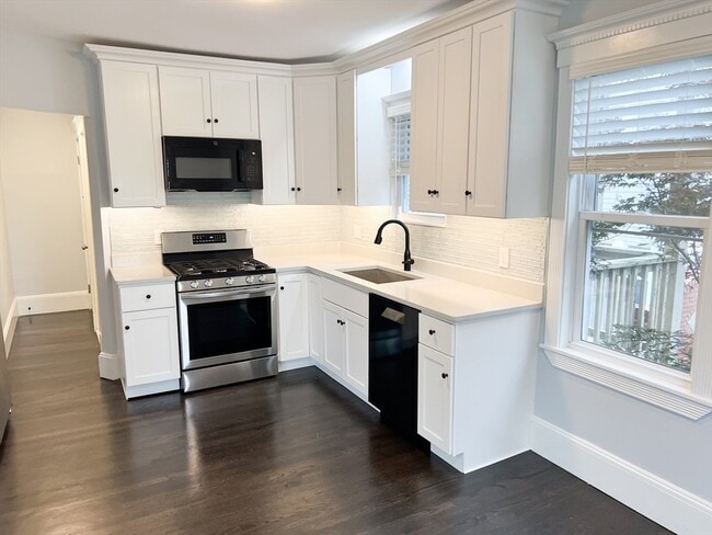 Building Photo - 156 Homes Ave