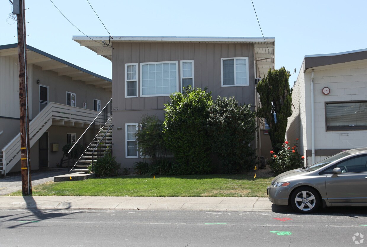 Building Photo - 1070 Elmer