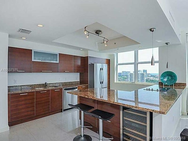 Building Photo - AVENTURA MARINA CONDO