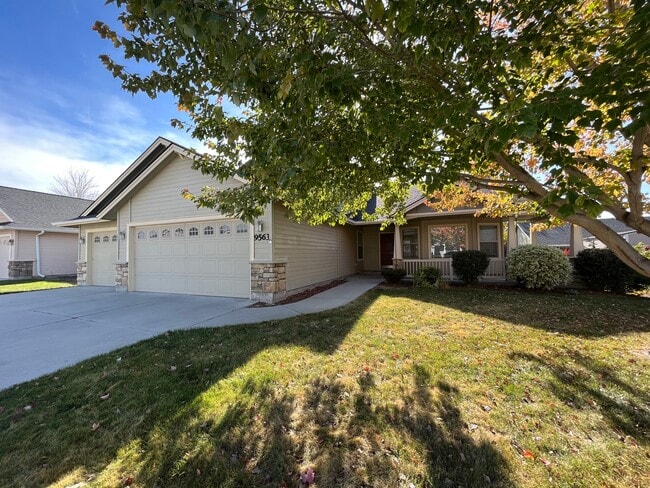 Building Photo - 9563 W Silverbirch St