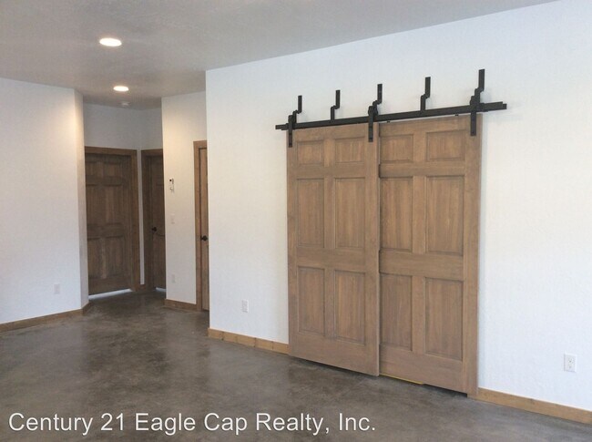Building Photo - 3 br, 2 bath House - 2909 Greenwood Street