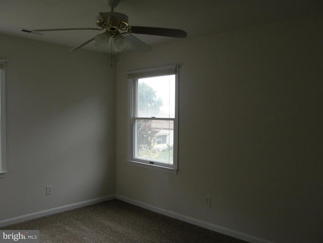 Building Photo - 1193 Maple Ave