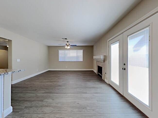 Building Photo - 342 Lyon Dr
