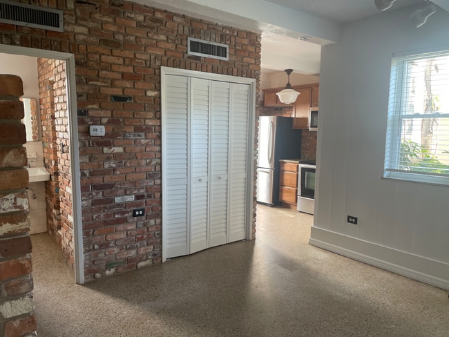 Photo - 912 N Grandview Ave Apartment