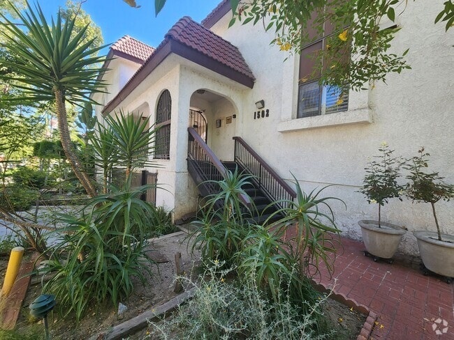 Building Photo - 1502 Rock Glen Ave