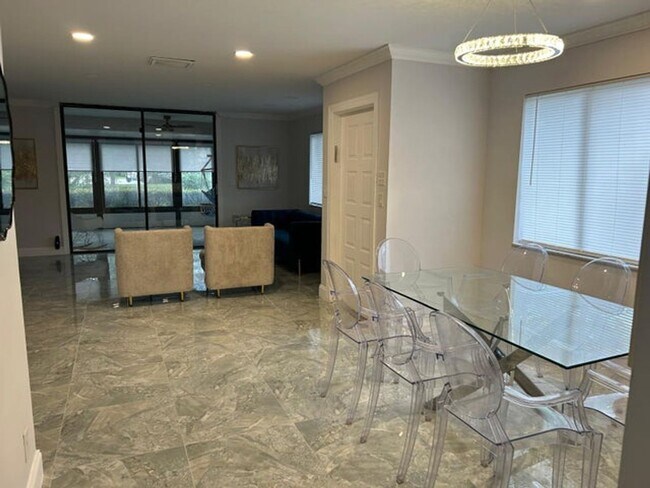 Foto del edificio - 7690 Lago Del Mar Dr