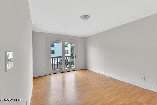 Building Photo - 6 Beachway Ave